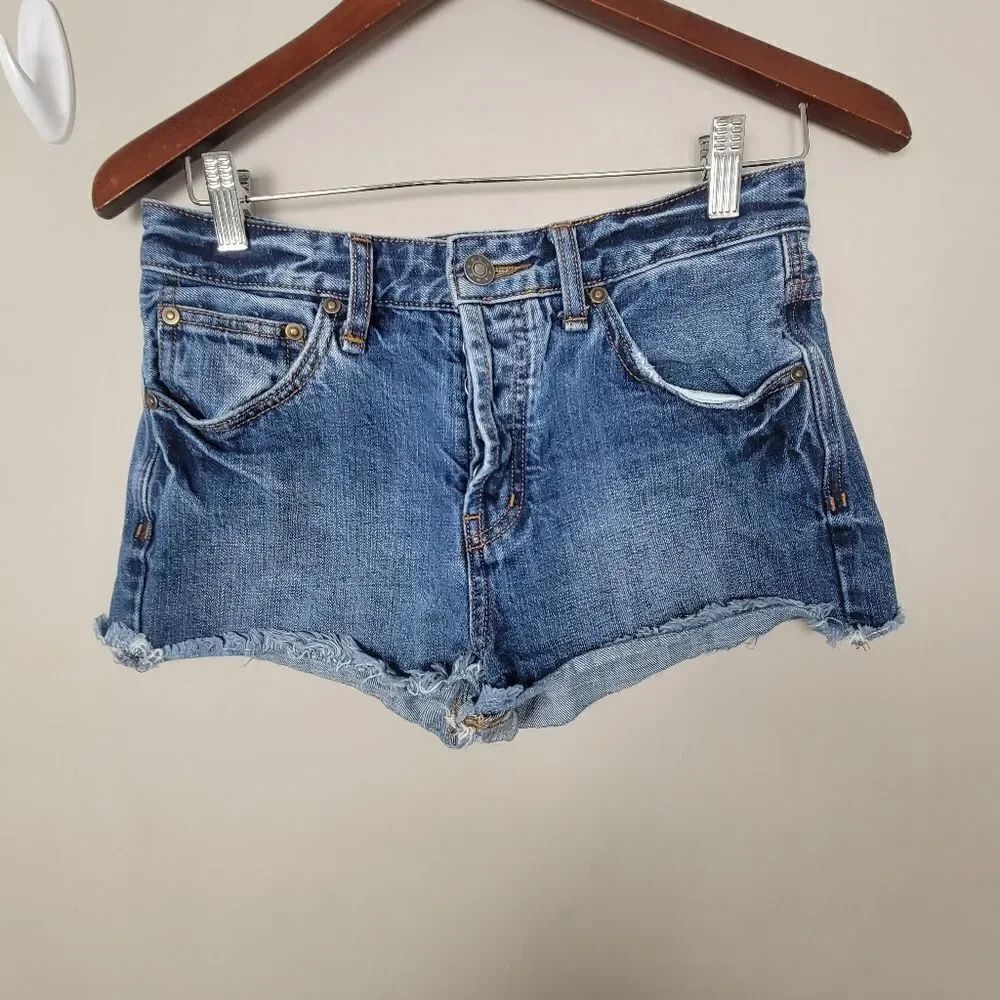Free People Button Fly Denim Jean Cutoff Mesium Wash Shorts Size 26